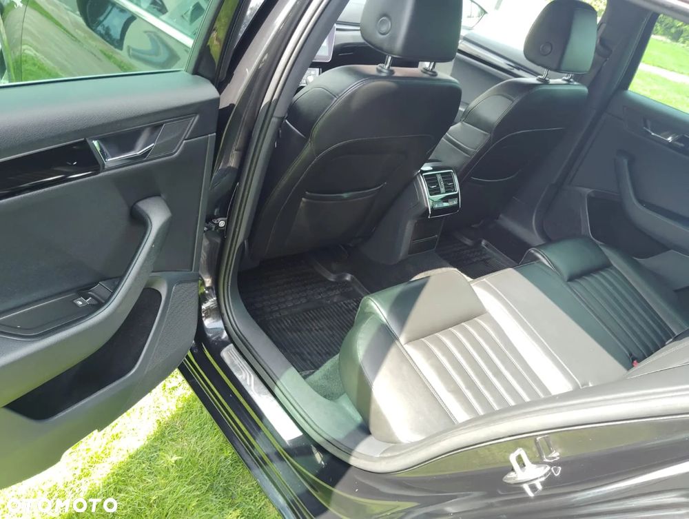 Skoda Superb 2.0 TDI L&K DSG - 9