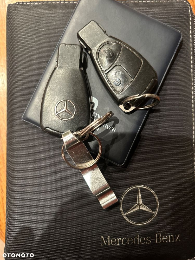 Mercedes-Benz Klasa C 200 T CDI Classic - 27