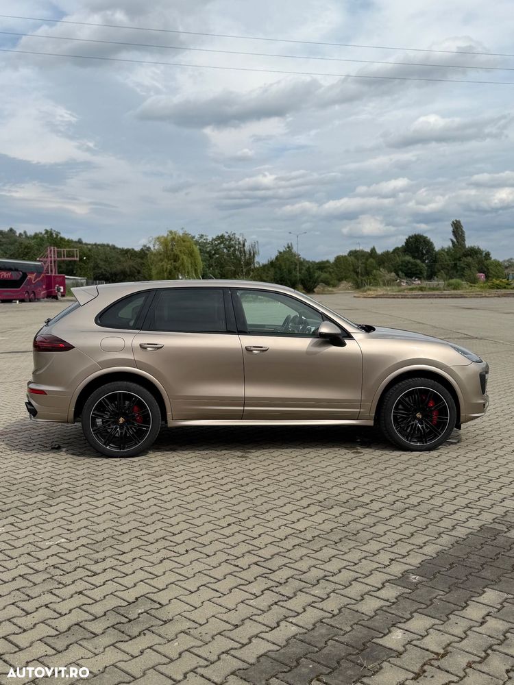 Porsche Cayenne - 5