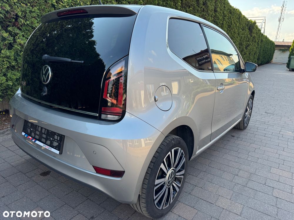 Volkswagen up! Active - 8