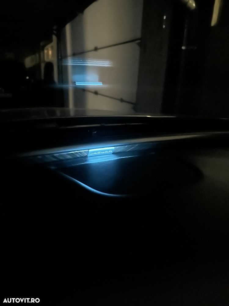 Jaguar XF 2.0 Turbo - 27