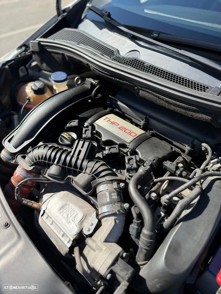 Peugeot 208 1.6 THP GTi - 11