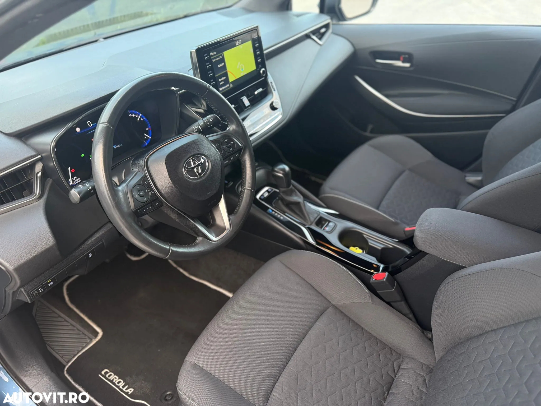 Toyota Corolla 1.8 HSD Dynamic GR Sport - 24