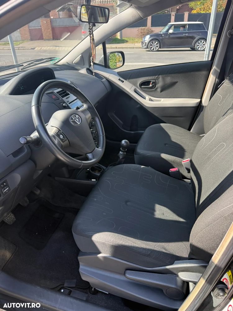 Toyota Yaris - 2