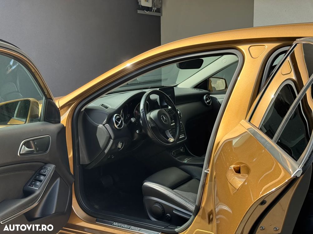 Mercedes-Benz A 180 7G-DCT AMG Line - 8