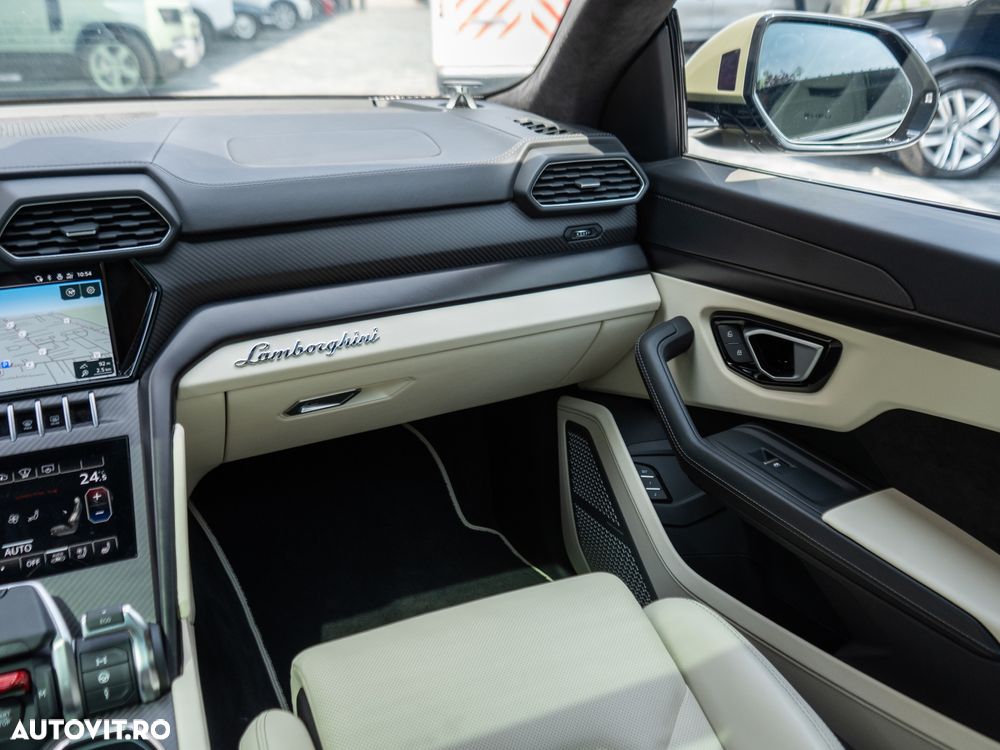Lamborghini URUS - 30