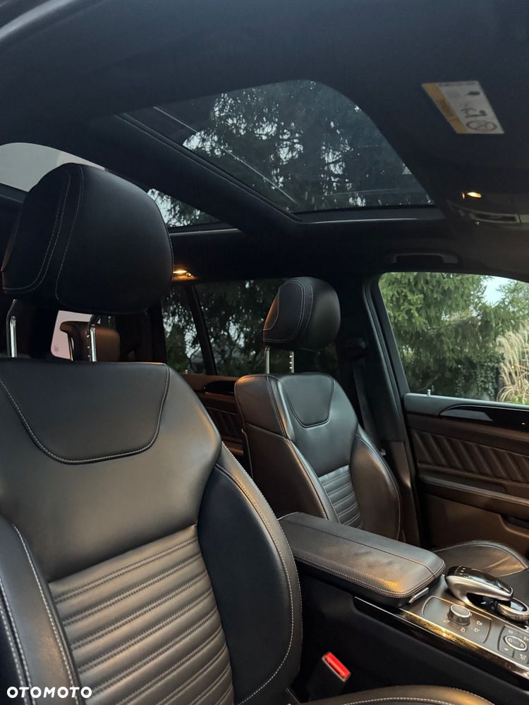 Mercedes-Benz GLS - 25