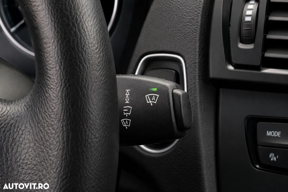 BMW Seria 1 120d - 25