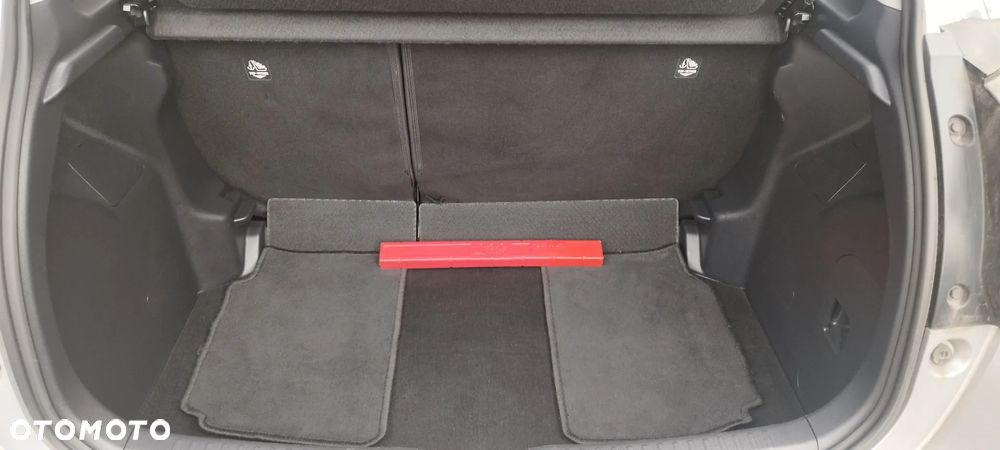 Toyota Yaris 1.5 Comfort - 19