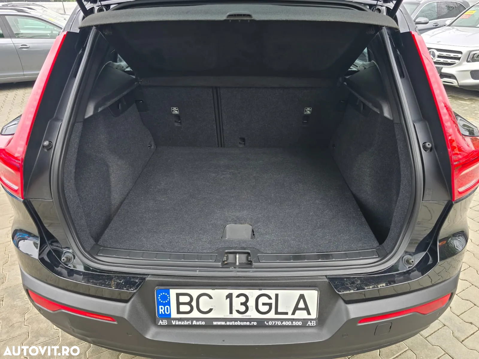 Volvo XC 40 D4 AWD Geartronic Momentum Pro - 14