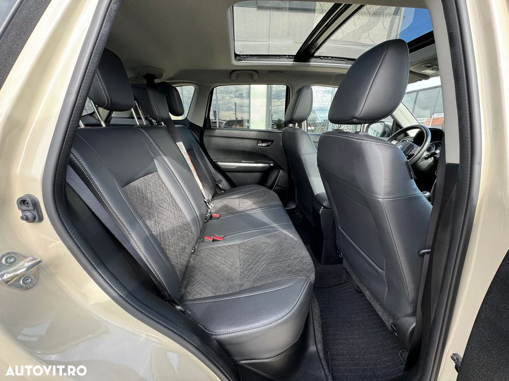 Suzuki Vitara 1.4 Boosterjet AllGrip MHEV Luxus - 24