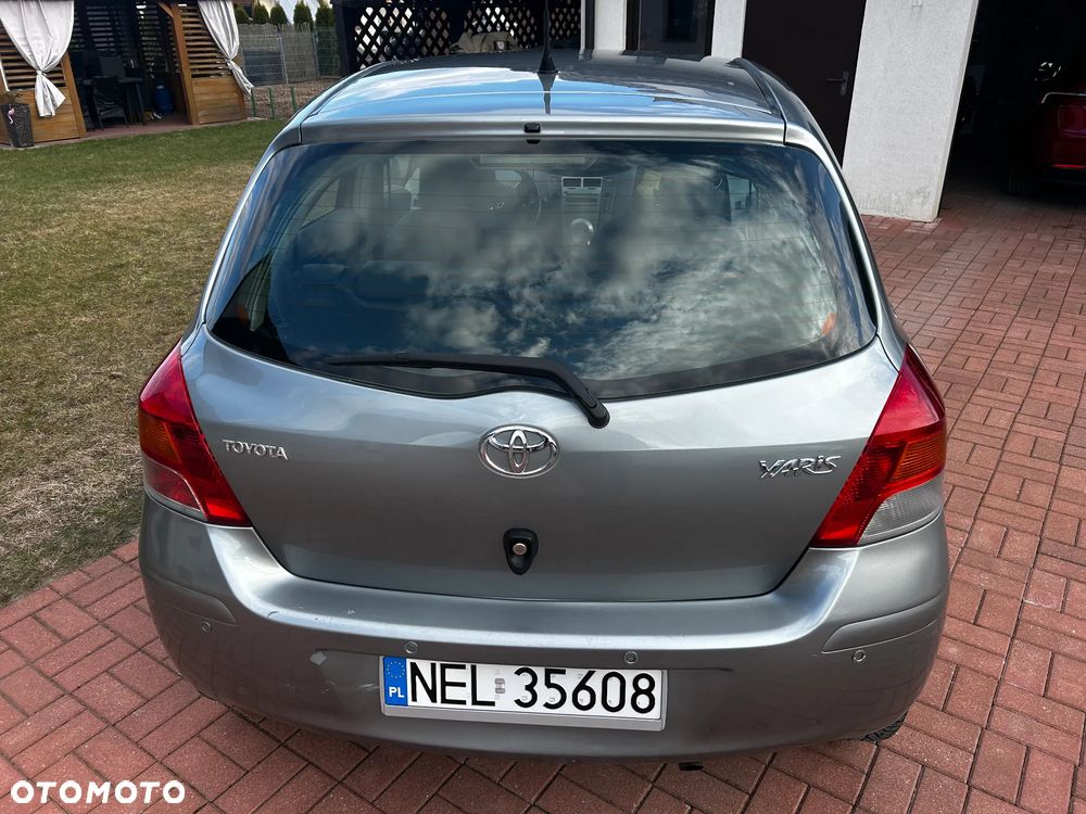 Toyota Yaris - 2