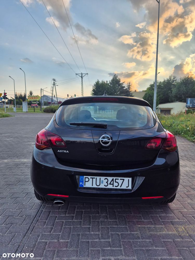 Opel Astra 1.6 Turbo Edition - 4