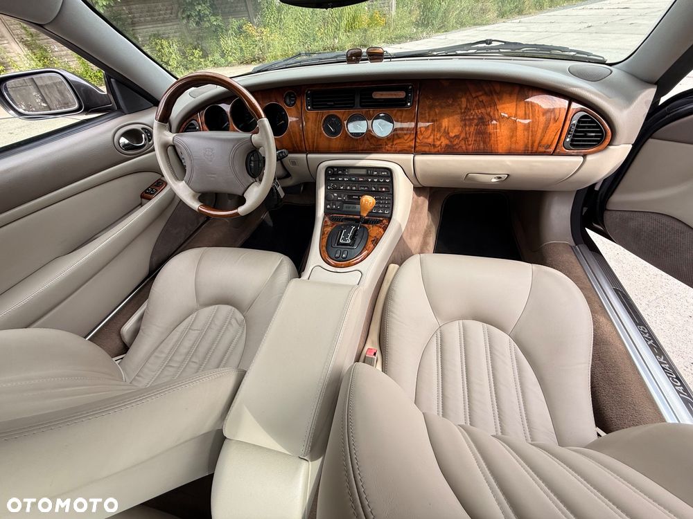 Jaguar XK8 - 6
