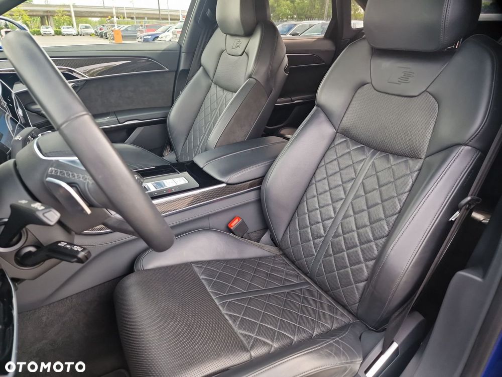 Audi S8 - 11
