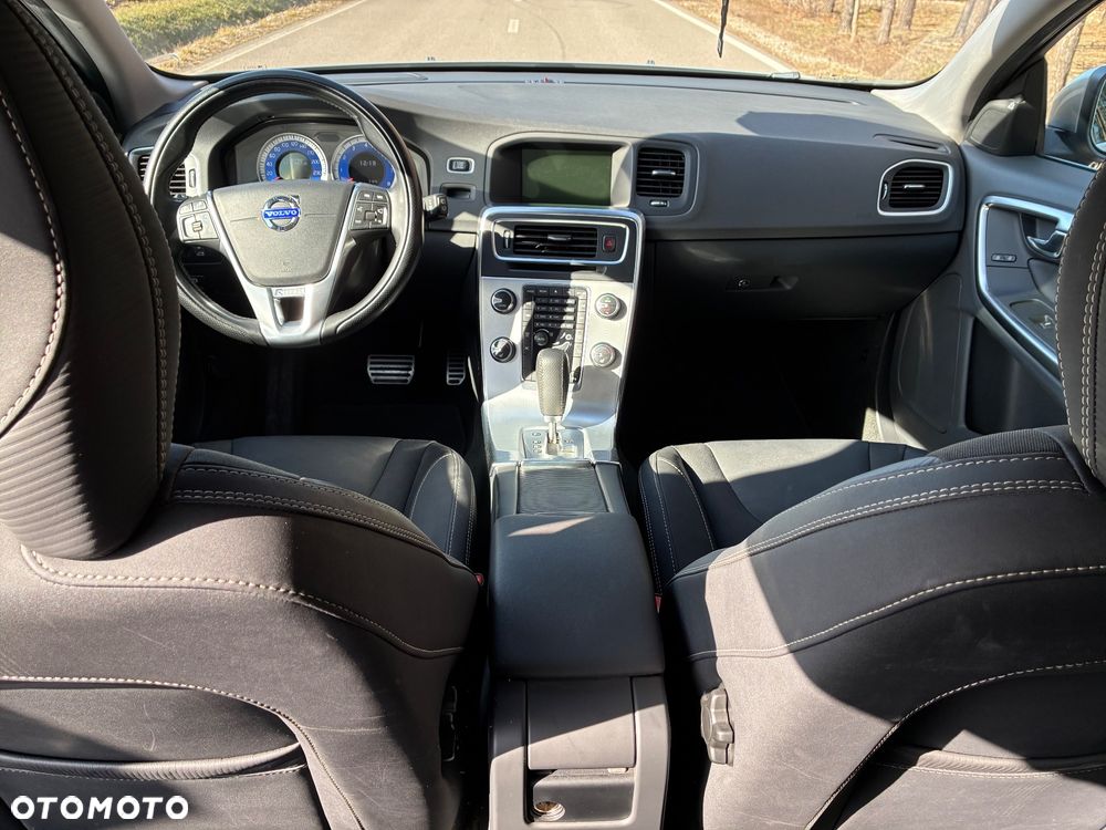 Volvo V60 T4 Geartronic Powershift RDesign - 17