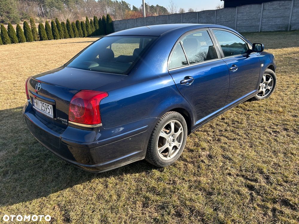 Toyota Avensis 2.2 D-4D Sol - 4