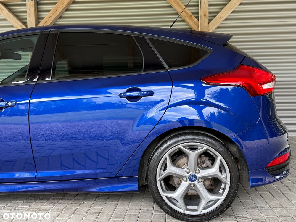 Ford Focus 2.0 EcoBoost ST mit Leder-Exclusiv-Paket - 17