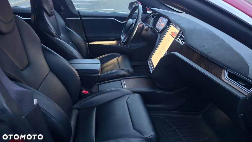 Tesla Model S - 37