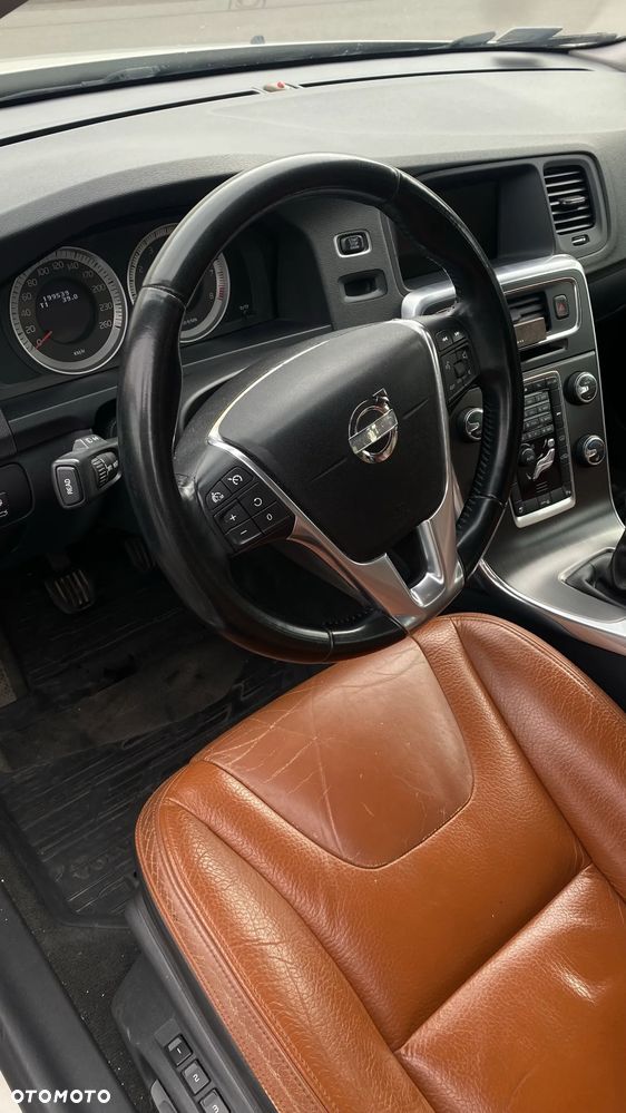 Volvo V60 T4 Summum - 34