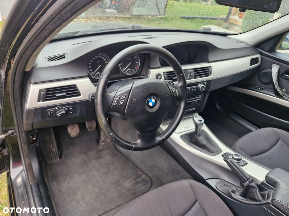 BMW Seria 3 318i - 17
