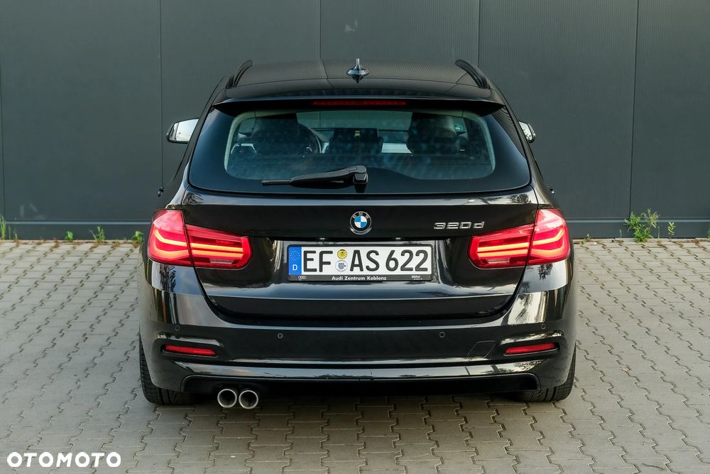 BMW Seria 3 320d Sport Line - 12