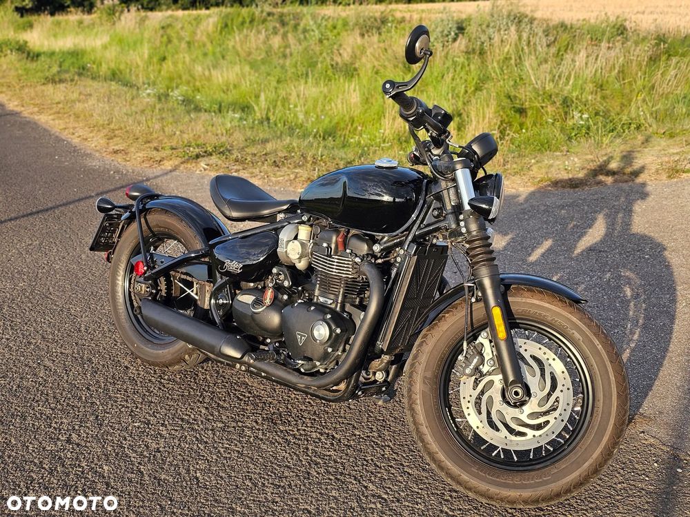 Triumph Bonneville Bobber - 8