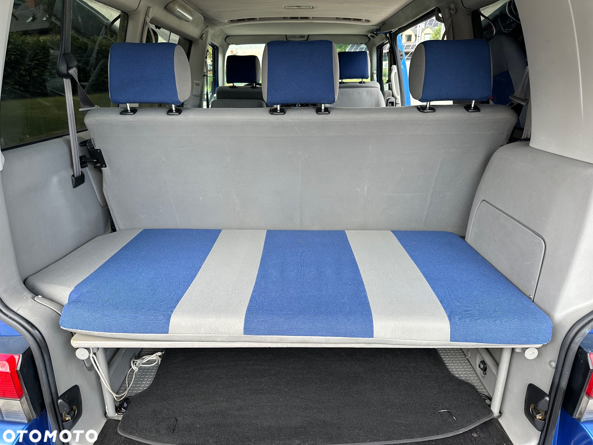 Volkswagen Multivan - 16