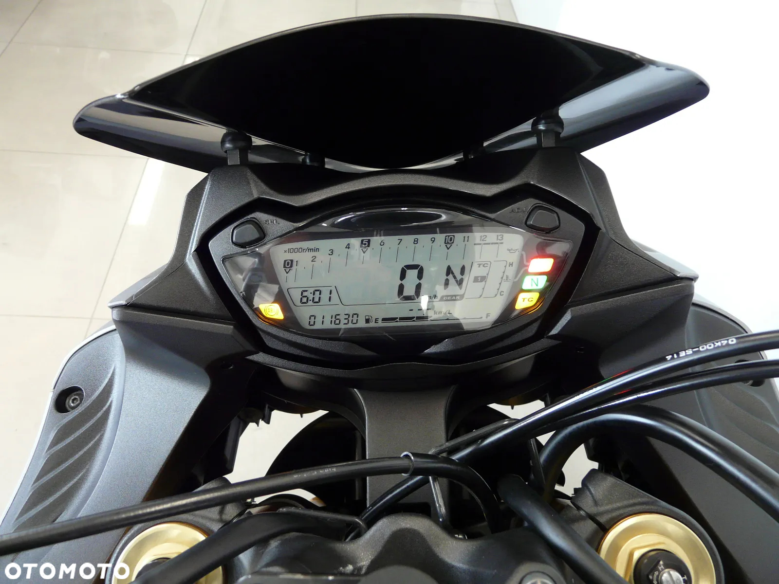 Suzuki GSX 1000 - 13