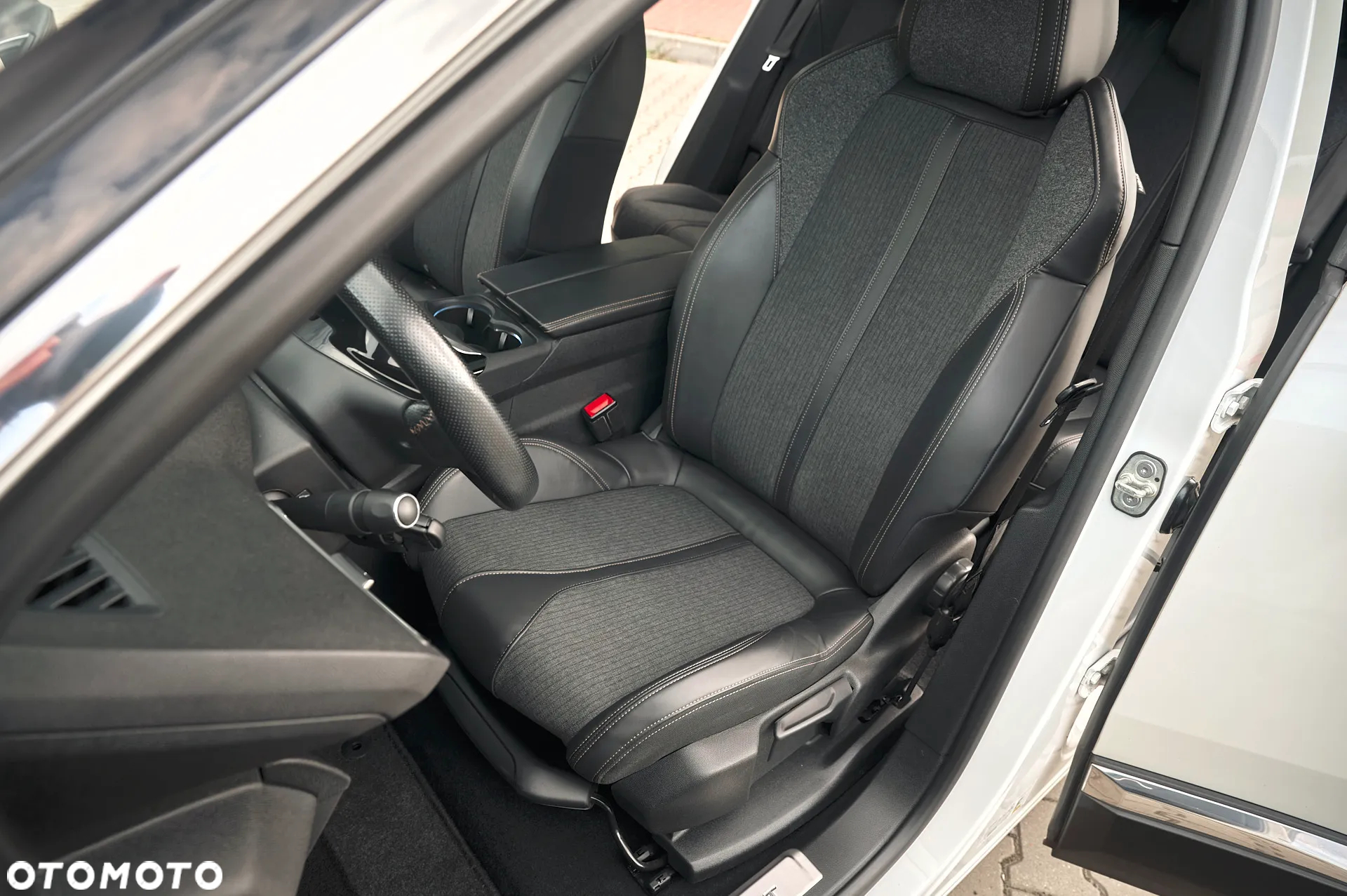 Peugeot 3008 BlueHDi 130 Stop & Start Allure - 19