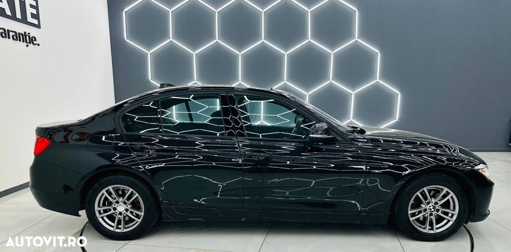 BMW Seria 3 318d Aut. Blue Performance Sport Line - 35