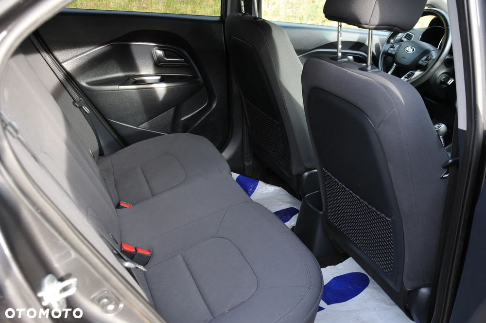 Kia Rio - 28