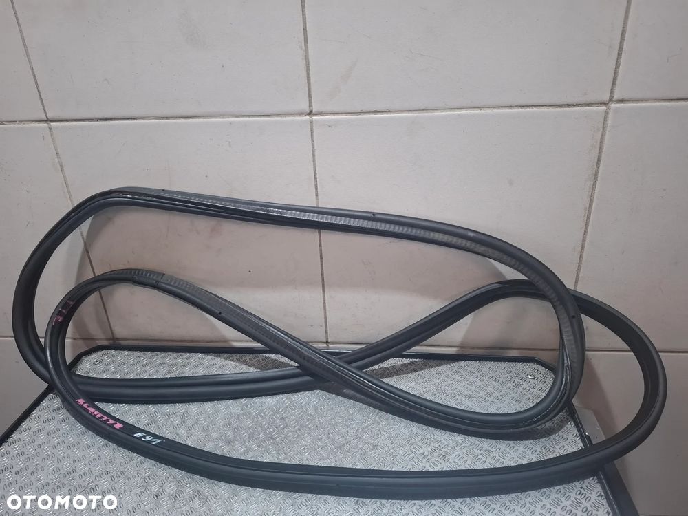 Uszczelka klapy bagażnika BMW E91 2009 rok - 2