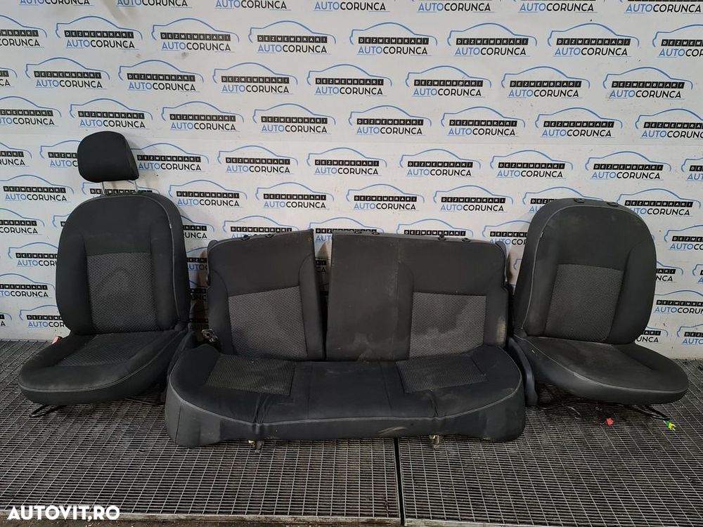 Interior complet Dacia Duster 2010 - 2013 SUV 4 Usi (1309) Fără tetiere - 1
