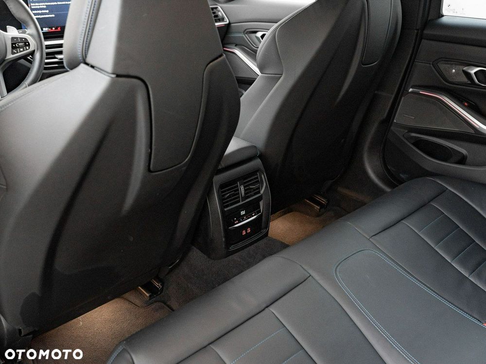 BMW Seria 3 M340i xDrive sport - 22