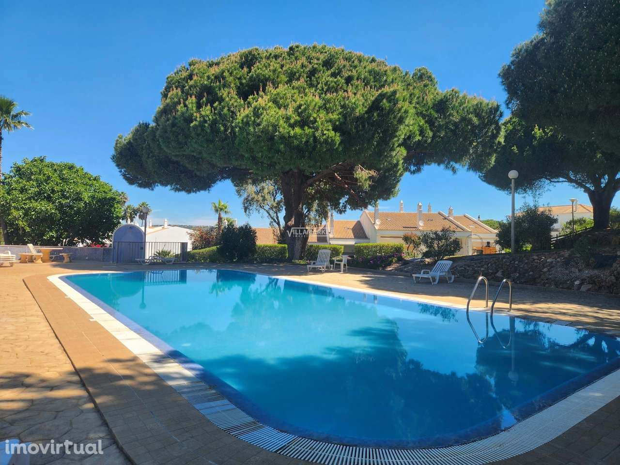 Moradia Geminada V3 + 1 com garagem inserida num condomínio fechado co - Grande imagem: 2/46