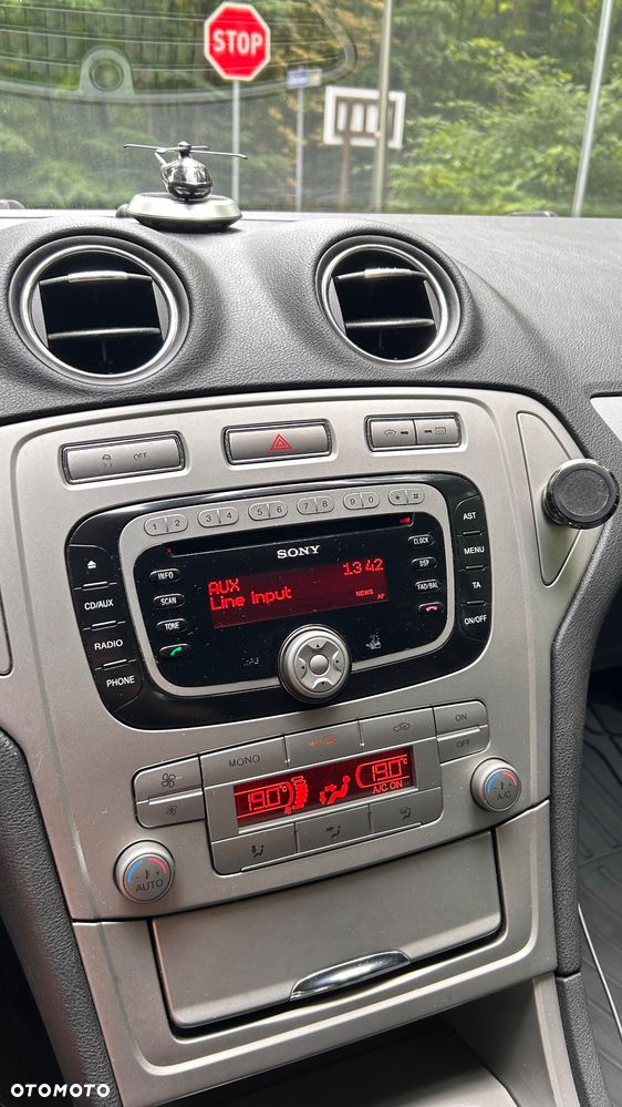 Ford Mondeo 2.0 Ambiente - 13