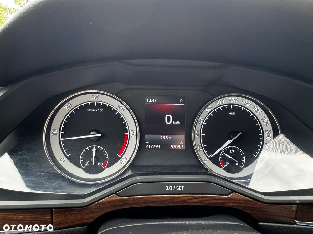 Skoda Superb 2.0 TDI SCR 4x4 Scout DSG - 14