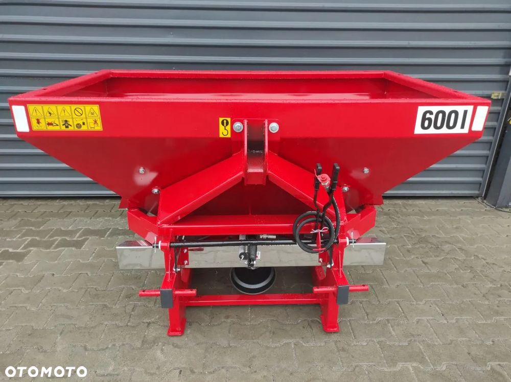 Rozsiewacz nawozu do nawozów Strumyk Tytan 400L 600L 800L 1000L 1200L - 1