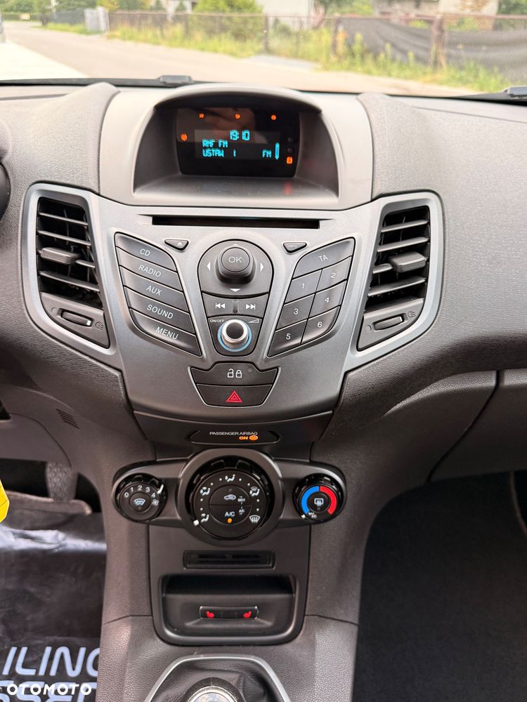 Ford Fiesta 1.0 Platinium X - 29