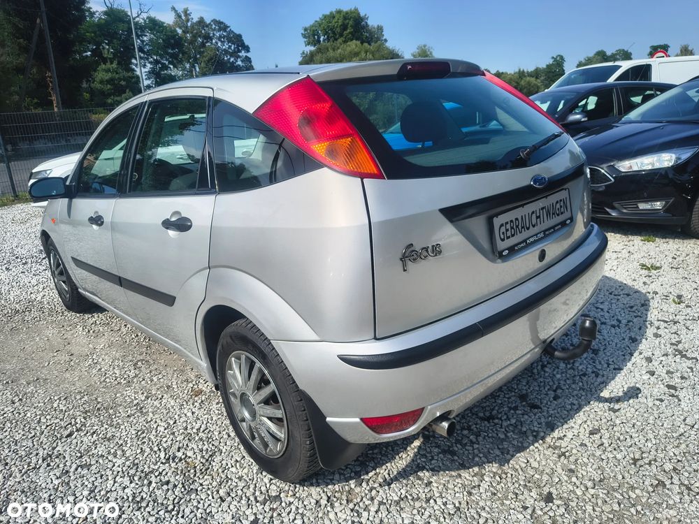 Ford Focus 1.6 Futura - 8