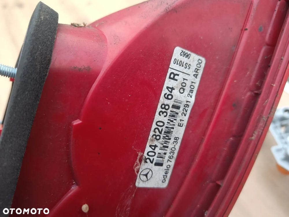 MERCEDES W204 C-klasa 07-11 Kombi Lampa Tylna Tył Prawa Igła - 9