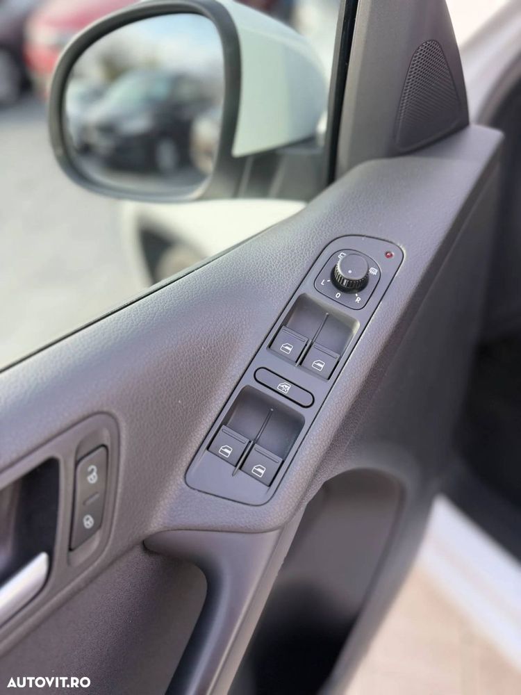 Volkswagen Tiguan - 10