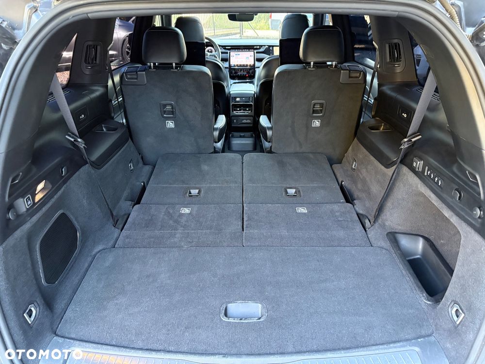 Jeep Grand Cherokee - 25