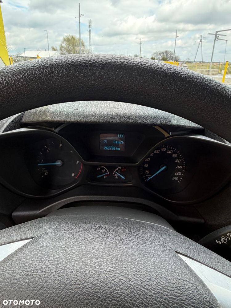 Ford Tourneo Connect 1.5 TDCi Start-Stop Titanium - 24