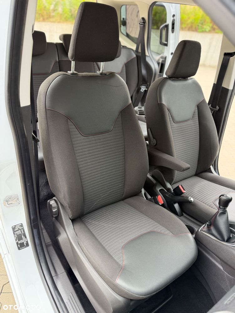 Ford Tourneo Courier 1.0 EcoBoost Titanium - 11