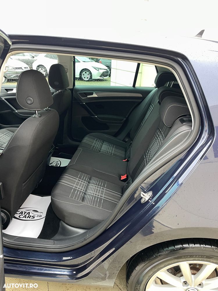 Volkswagen Golf 1.2 TSI BMT Comfortline - 27
