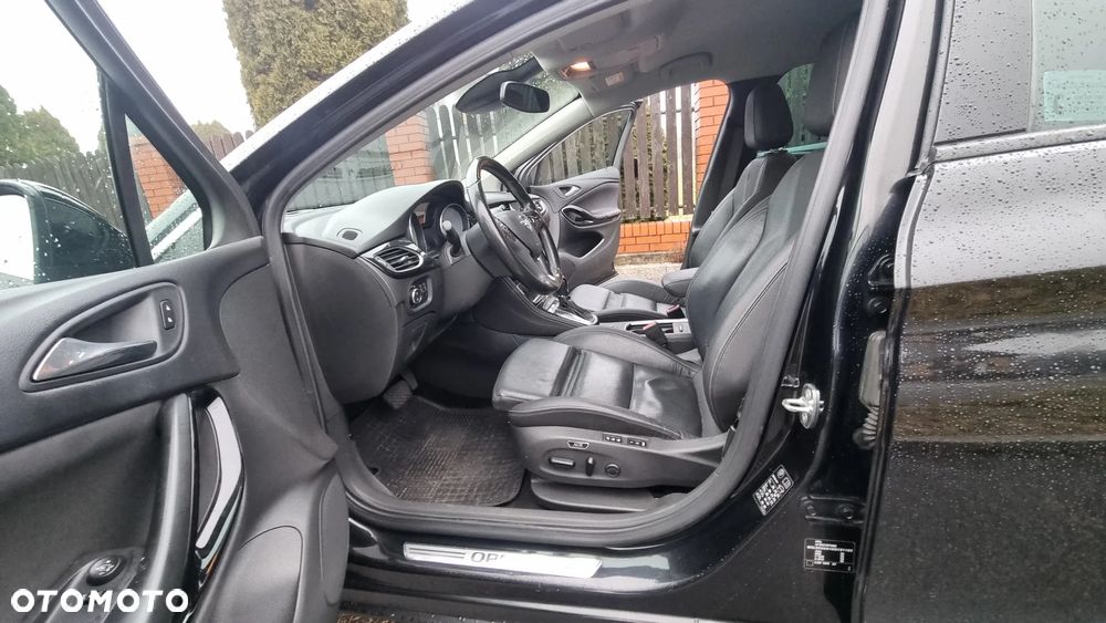 Opel Astra 1.6 T Elite S&S - 9