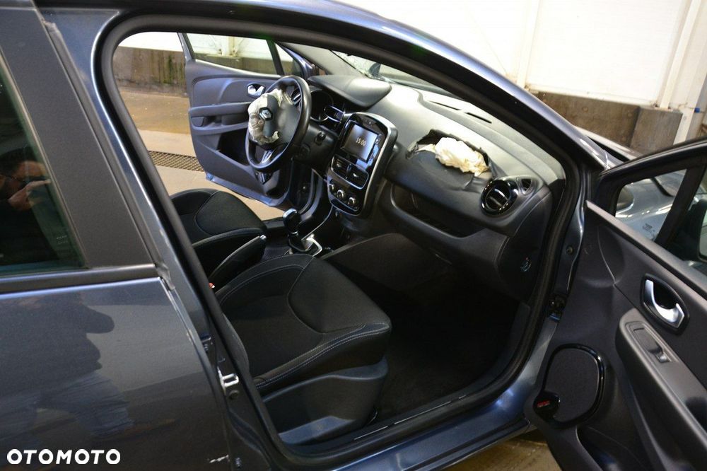 Renault Clio - 22