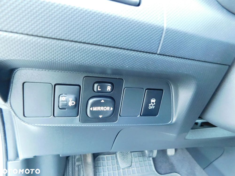Toyota Auris 1.6 VVT-i Executive - 24